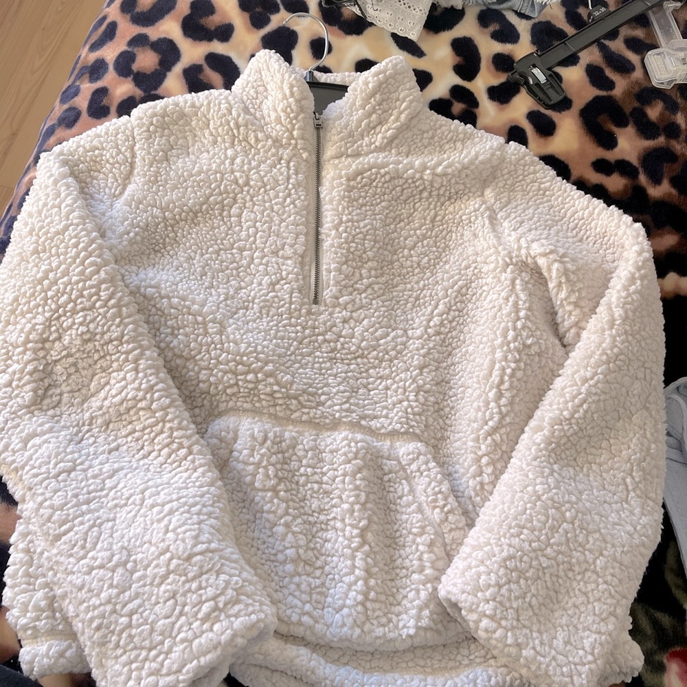 hollister white sherpa